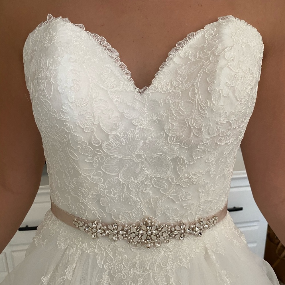 Stella York 6432 Size 8 wedding gown-tags still on